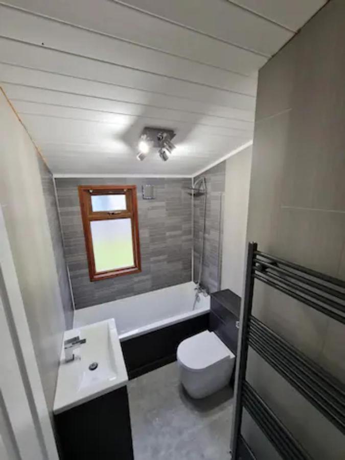 4 Bed Luxury Lodge With Hot Tub Near Lake District Warton Eksteriør billede