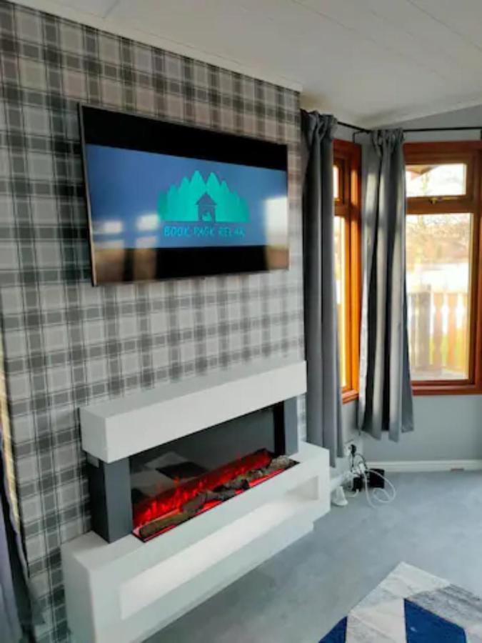 4 Bed Luxury Lodge With Hot Tub Near Lake District Warton Eksteriør billede