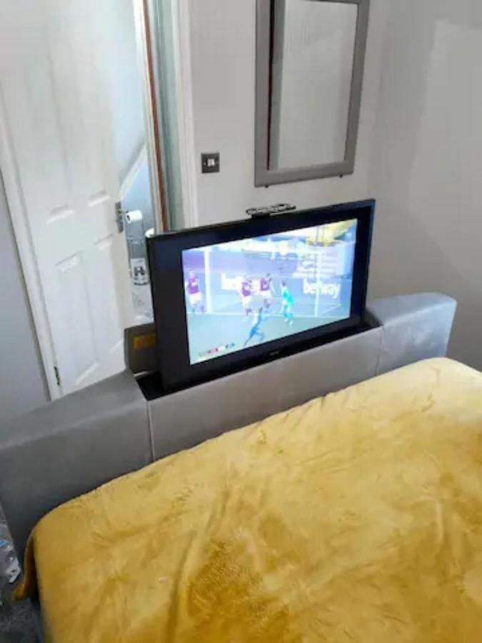 4 Bed Luxury Lodge With Hot Tub Near Lake District Warton Eksteriør billede