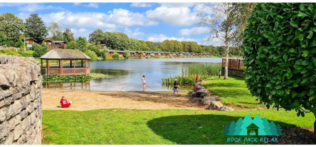4 Bed Luxury Lodge With Hot Tub Near Lake District Warton Eksteriør billede