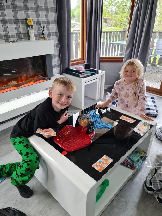 4 Bed Luxury Lodge With Hot Tub Near Lake District Warton Eksteriør billede