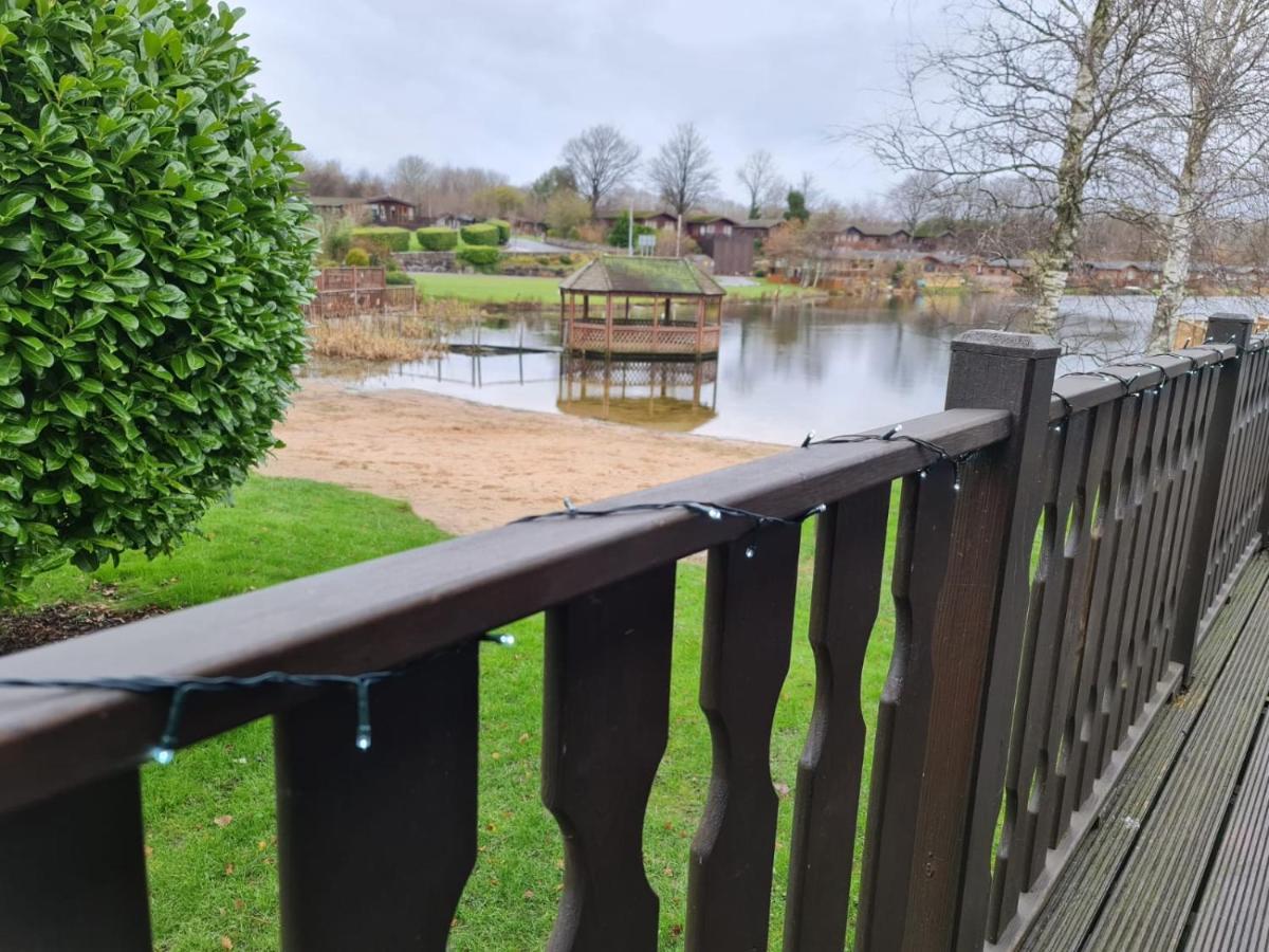 4 Bed Luxury Lodge With Hot Tub Near Lake District Warton Eksteriør billede